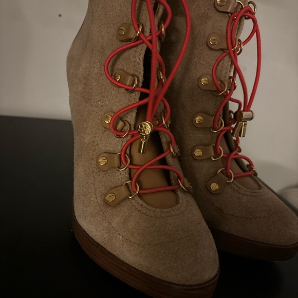 Tory Burch Halima Boots Size 10. - Picture 5 of 6